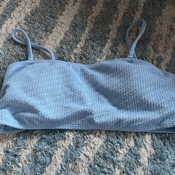 Bikini - Picture 2 of 5